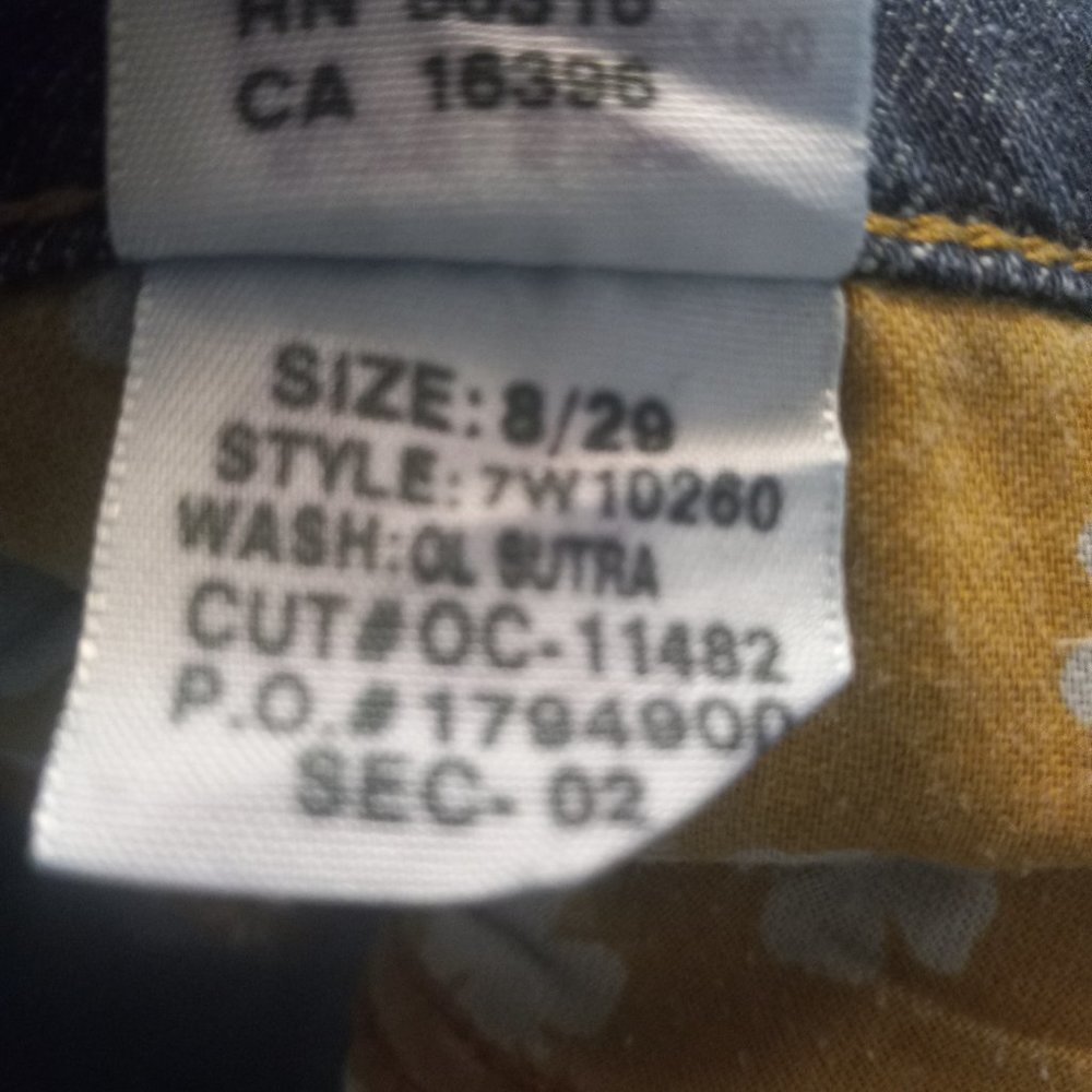 Lucky Jean's - Picture 2 of 5